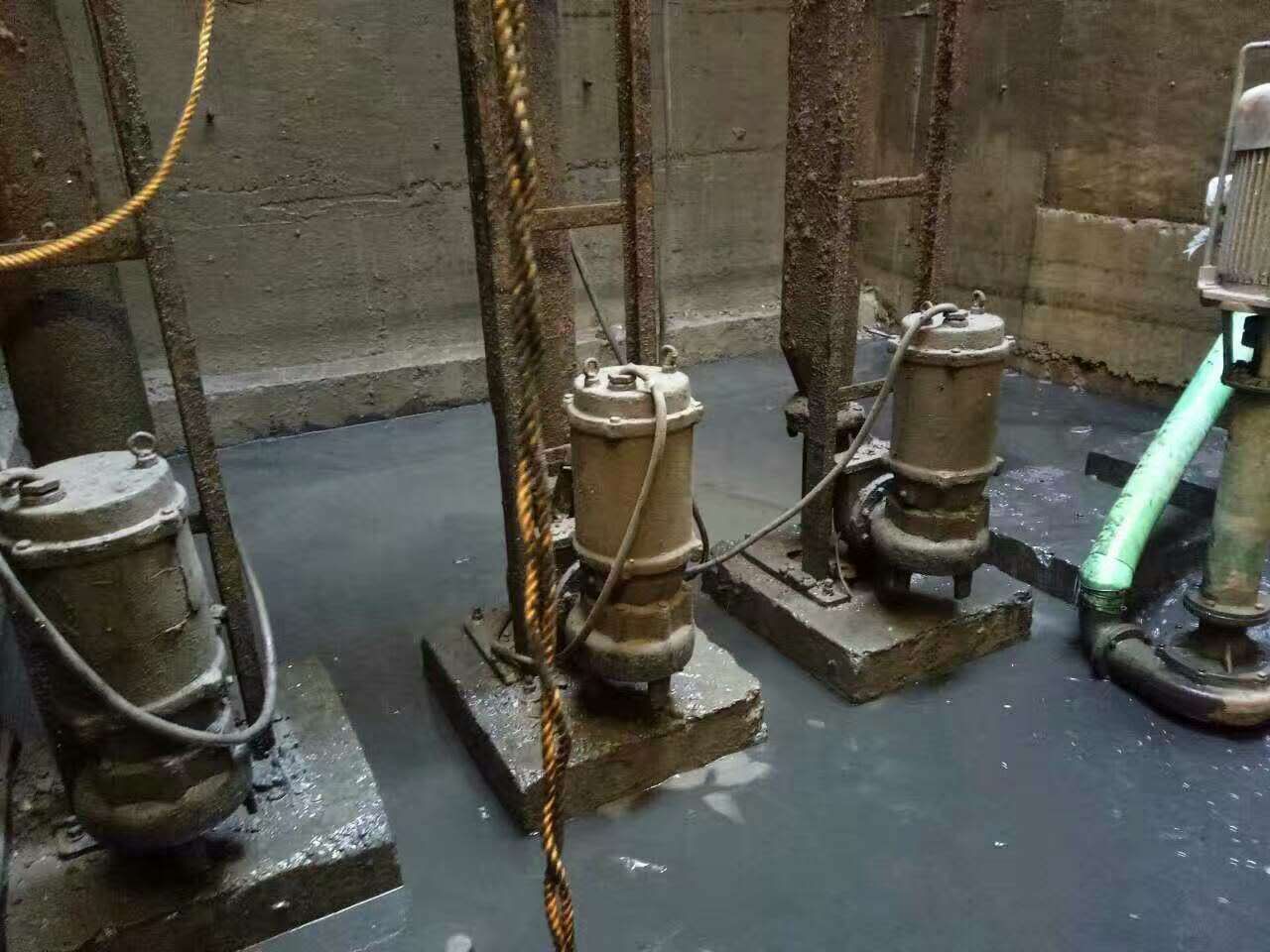 沙湾污水池清理